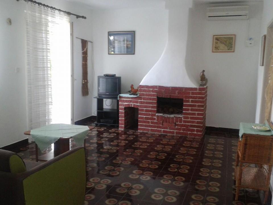 Apartman On The Beach - Nemira, Omis Apartment Exterior photo